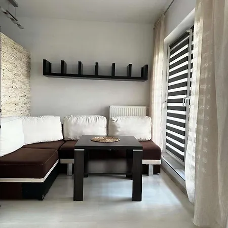Apartman Ladne Mieszkanie Z Ogrodem, 2 Pokoje, Idealne Rowniez Na Bittersweet Festival